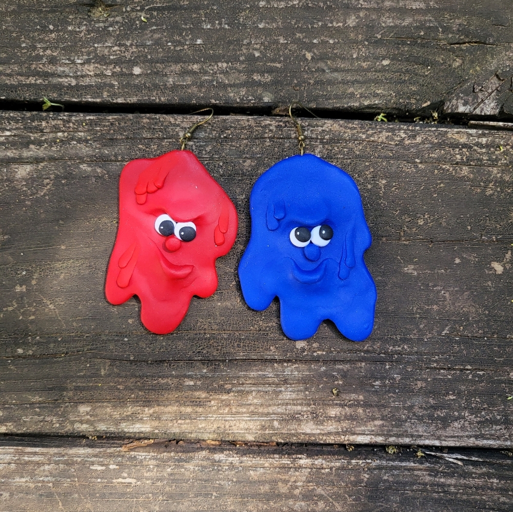 ❤👀💙Monster Face 🔵🔴Earrings - Picture 4 of 5